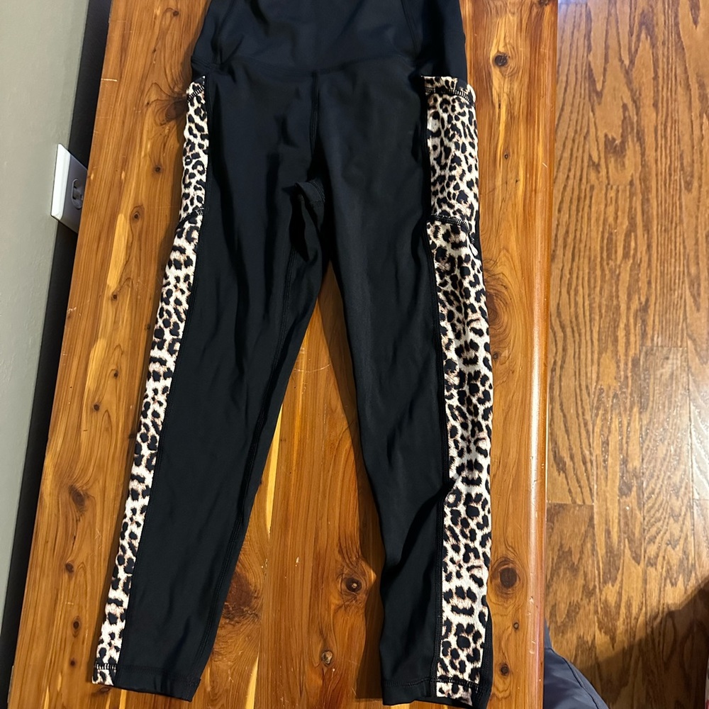 Zyia Leggings black with cheetah detail